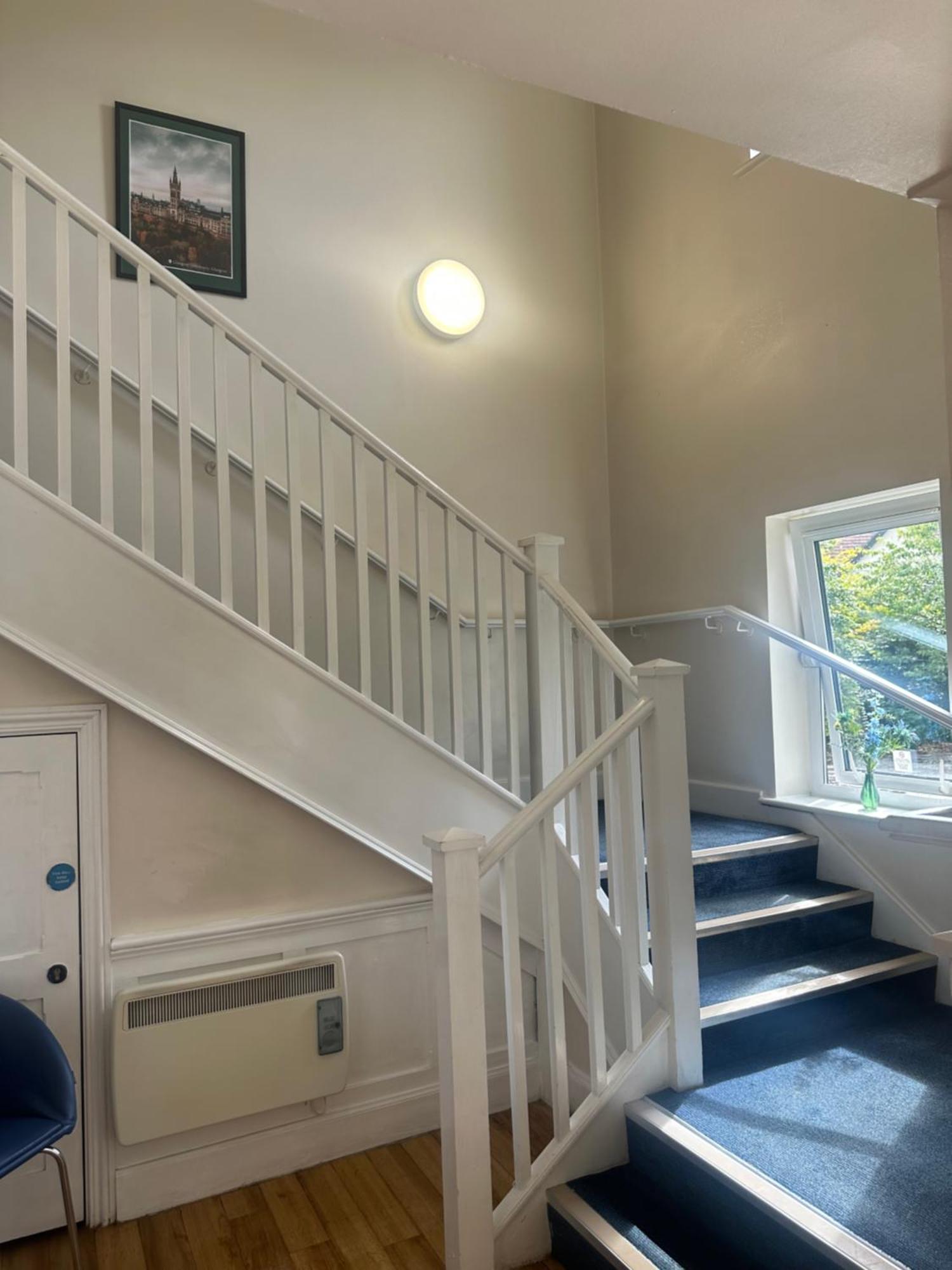 Go2 Glasgow Cumbernauld Hotel - Free Parking And Pet Friendly Extérieur photo