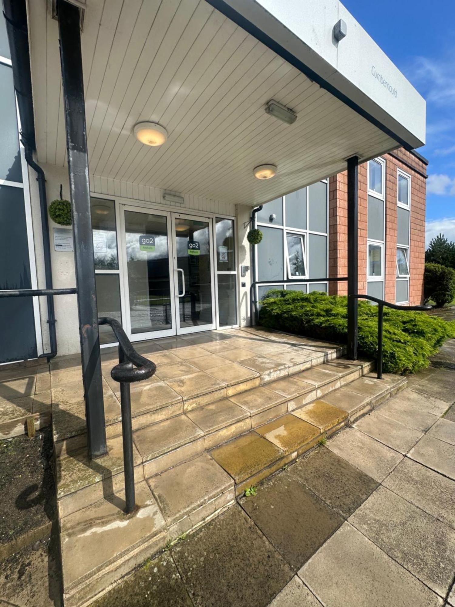 Go2 Glasgow Cumbernauld Hotel - Free Parking And Pet Friendly Extérieur photo