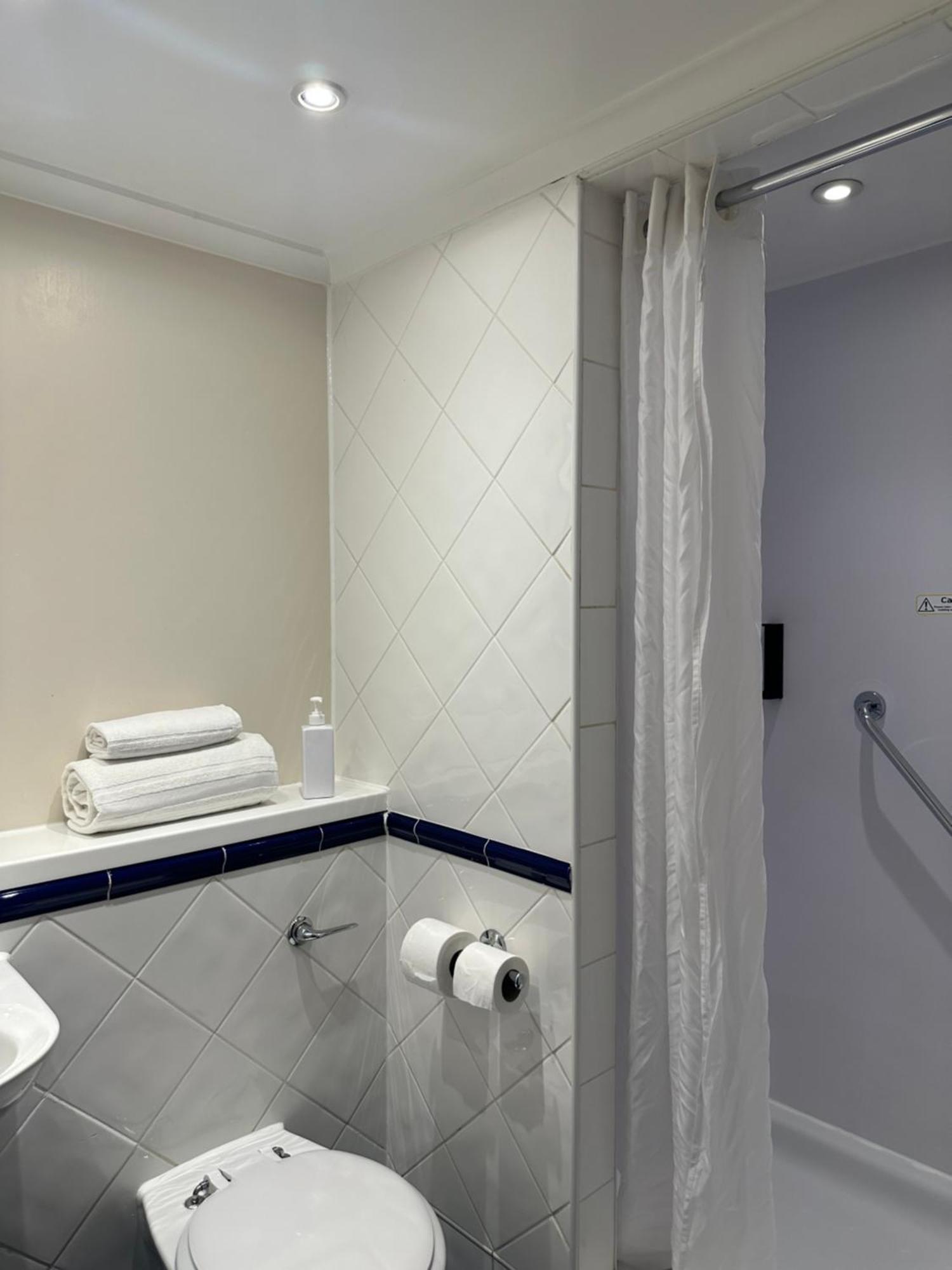 Go2 Glasgow Cumbernauld Hotel - Free Parking And Pet Friendly Extérieur photo