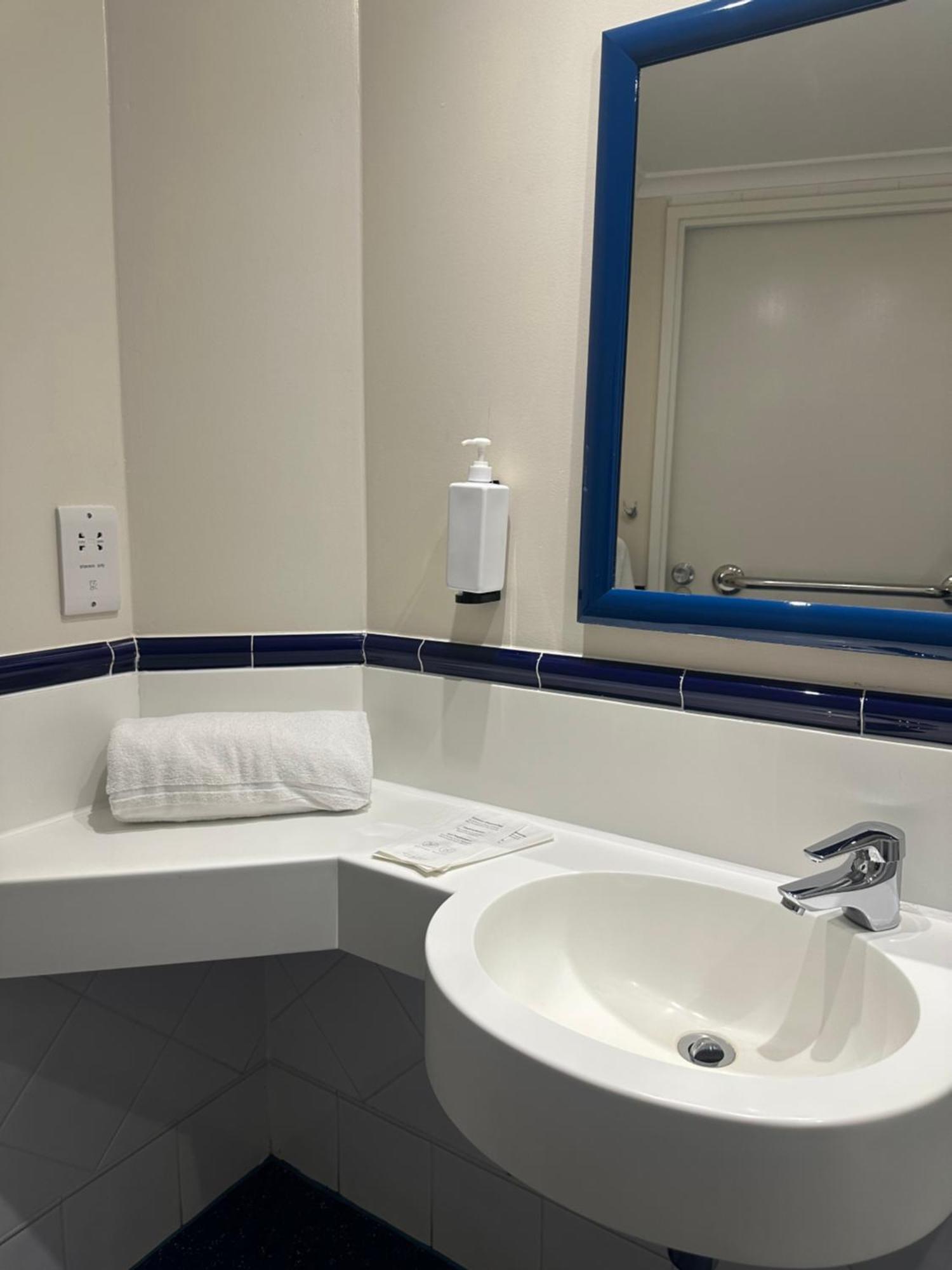Go2 Glasgow Cumbernauld Hotel - Free Parking And Pet Friendly Extérieur photo